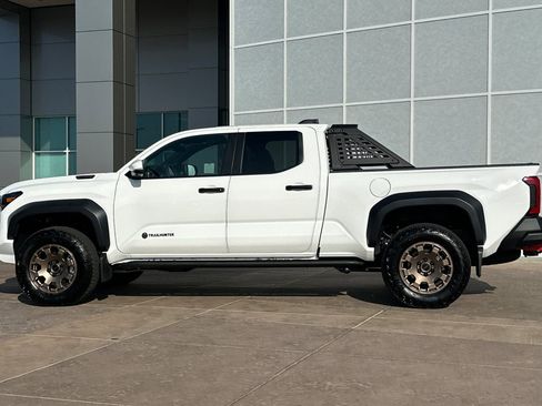 Certified 2025 Toyota Tacoma Trailhunter w/ Tow Tech Package image 8