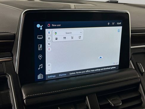 Used 2022 Chevrolet Suburban Premier AWD/4WD image 19