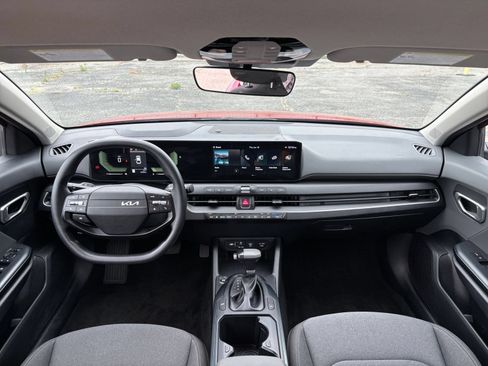 Used 2025 Kia K4 FWD image 32