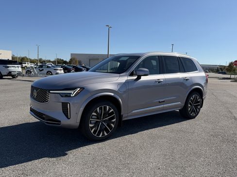 New 2026 Volvo XC90 T8 Plus image 7