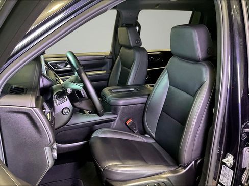 Used 2024 Chevrolet Suburban LT w/ Luxury Package AWD/4WD image 21