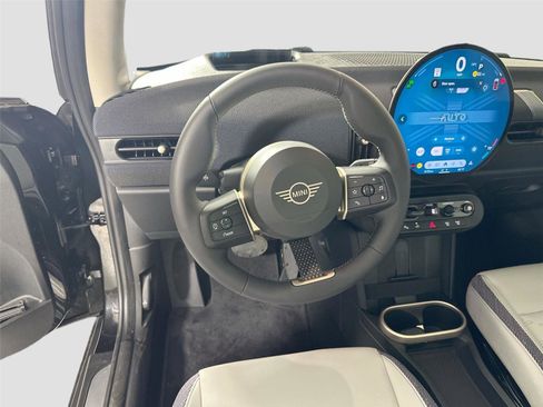 Certified 2025 MINI Cooper S FWD image 17
