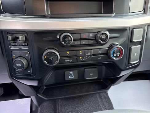 Used 2025 Ford F250 XL w/ XL Driver Assist Package image 30