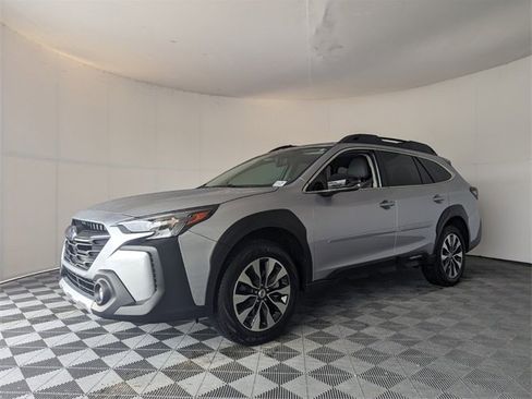 Certified 2025 Subaru Outback Limited image 4