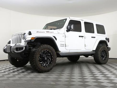 Used 2019 Jeep Wrangler Unlimited Sahara image 1