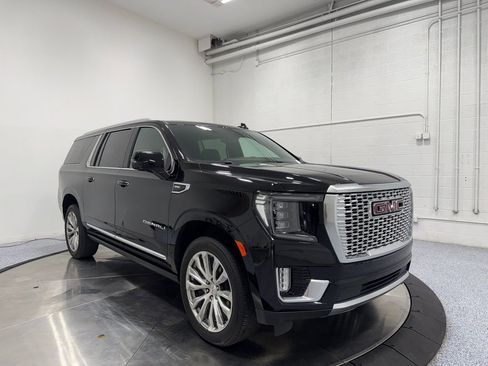 Used 2022 GMC Yukon XL Denali w/ Denali Premium Package image 1