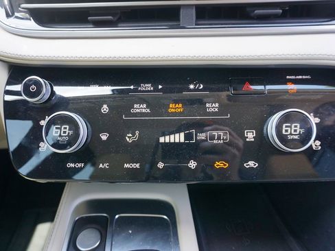Used 2023 INFINITI QX60 Luxe FWD image 12