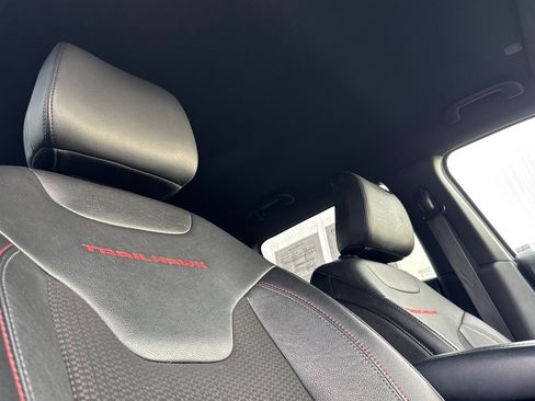 Used 2024 Jeep Compass Trailhawk image 18