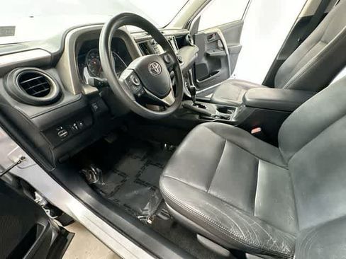 Used 2014 Toyota RAV4 LE AWD/4WD image 13