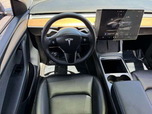 Used 2025 Tesla Model Y Long Range AWD/4WD image 13