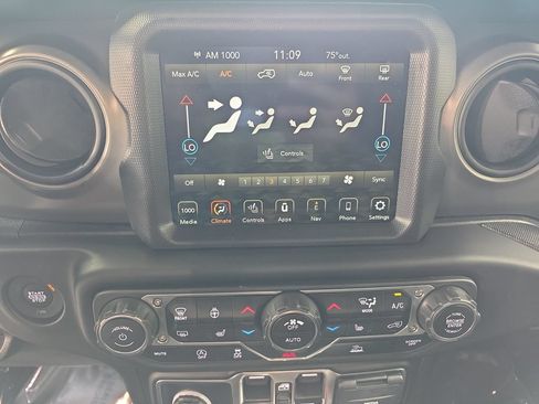 Used 2022 Jeep Wrangler Unlimited Sport AWD/4WD image 19