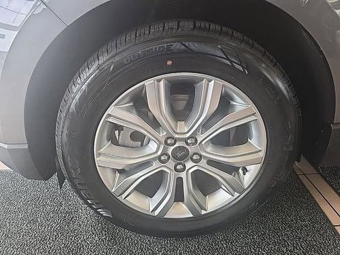 Used 2023 Ford Edge Titanium image 43