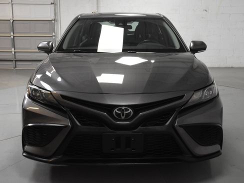 Used 2023 Toyota Camry SE FWD image 4