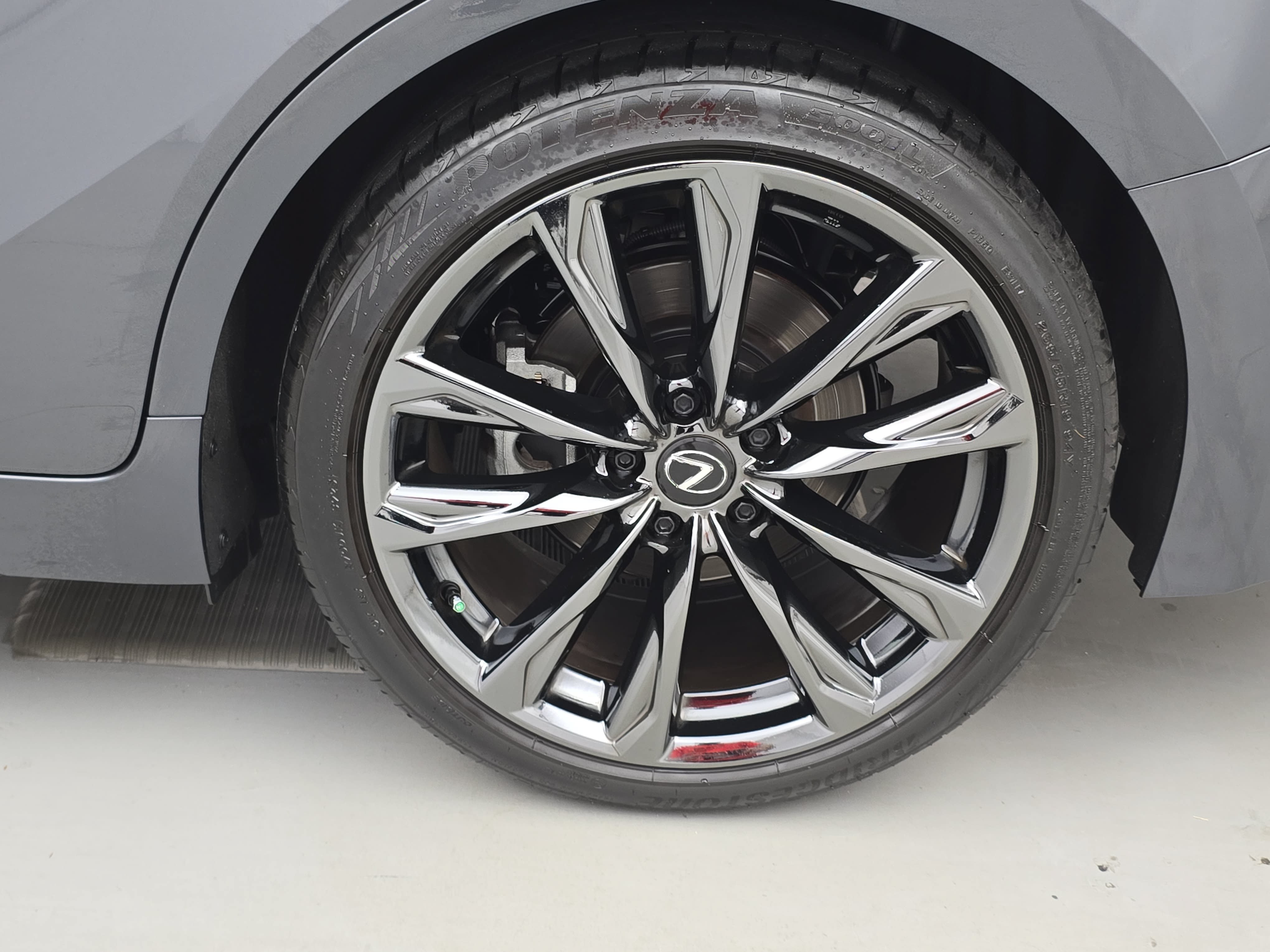 Used 2025 Lexus IS 350 F Sport RWD image 35