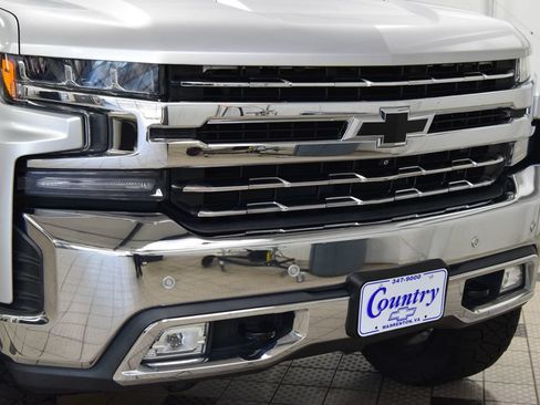 Used 2019 Chevrolet Silverado 1500 LTZ w/ LTZ Premium Package AWD/4WD image 13