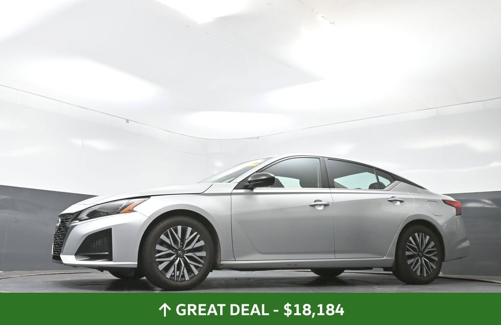 Used 2024 Nissan Altima 2.5 SV FWD image 52