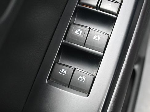 Used 2016 Toyota Highlander XLE image 6