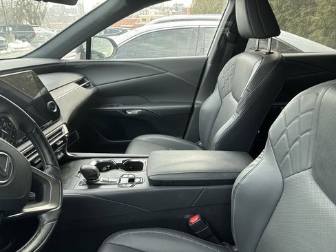 Certified 2024 Lexus RX 350 Premium w/ Accessory Package (Z1) image 6