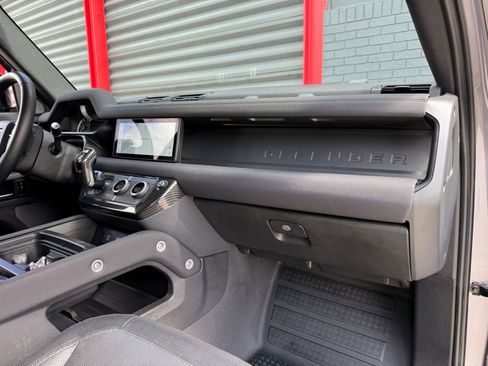 Used 2023 Land Rover Defender 110 X-Dynamic SE image 20