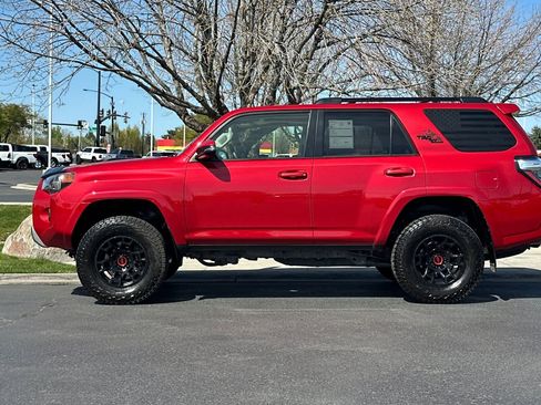 Used 2022 Toyota 4Runner TRD Off-Road Premium w/ TRD Black Wheel Package (TMS) image 5