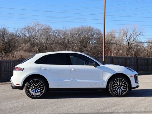 New 2026 Porsche Macan image 9