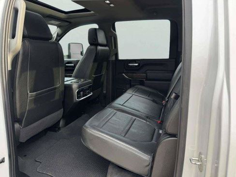 Used 2022 GMC Sierra 3500 Denali AWD/4WD image 39