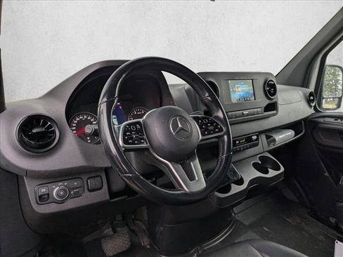 Used 2021 Mercedes-Benz Sprinter 2500 image 9