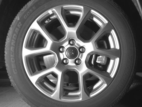 Used 2025 Jeep Compass Limited image 10