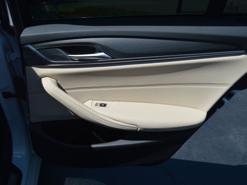 Used 2022 BMW 530i w/ Convenience Package RWD image 33