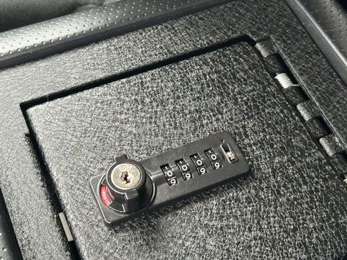 Used 2011 Toyota FJ Cruiser 4WD image 22