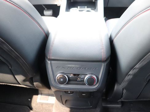 Used 2025 Ford Explorer ST-Line AWD/4WD image 22