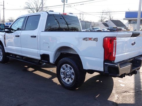 Used 2024 Ford F250 XLT image 2