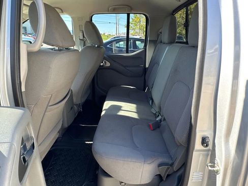 Used 2019 Nissan Frontier SV image 21