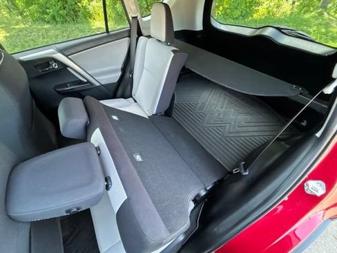 Used 2018 Toyota RAV4 Adventure AWD/4WD image 26