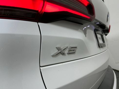 Certified 2022 BMW X5 xDrive40i w/ Parking Assistance Package AWD/4WD image 32