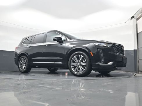 Used 2022 Cadillac XT6 Premium Luxury w/ Technology Package image 17