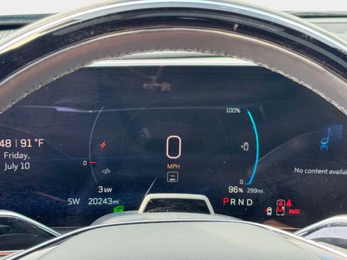 Used 2024 Cadillac Lyriq Luxury AWD/4WD image 11