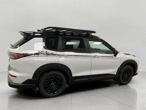 New 2026 Mitsubishi Outlander AWD image 36
