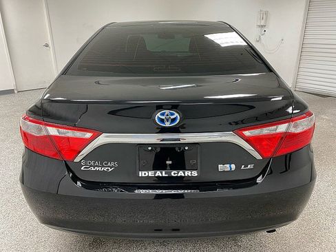 Used 2017 Toyota Camry LE image 6