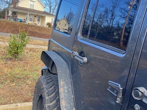 Used 2016 Jeep Wrangler Unlimited Rubicon image 13