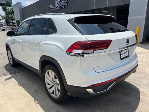 Used 2022 Volkswagen Atlas Cross Sport SE FWD image 9