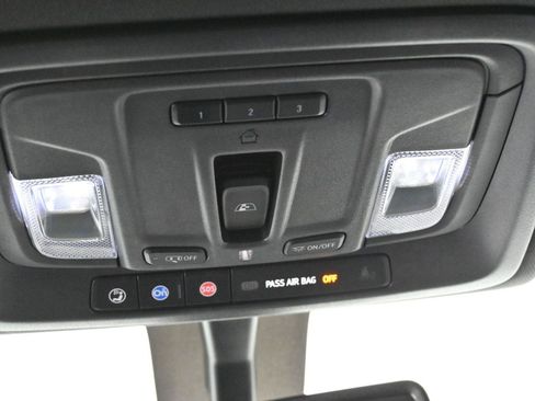 Used 2022 GMC Sierra 2500 AT4 w/ AT4 Preferred Package AWD/4WD image 28