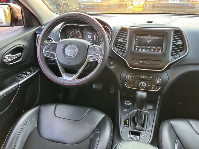 Used 2020 Jeep Cherokee Latitude Plus w/ Comfort/Convenience Group AWD/4WD image 11