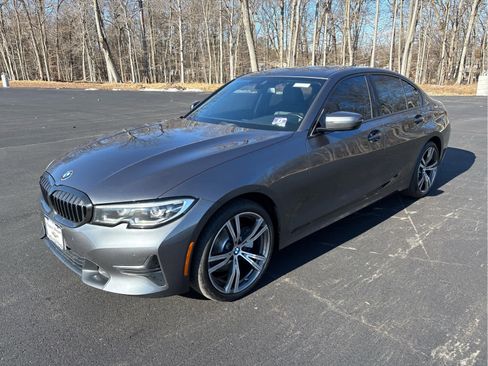 Used 2019 BMW 330i xDrive Sedan w/ Convenience Package image 3