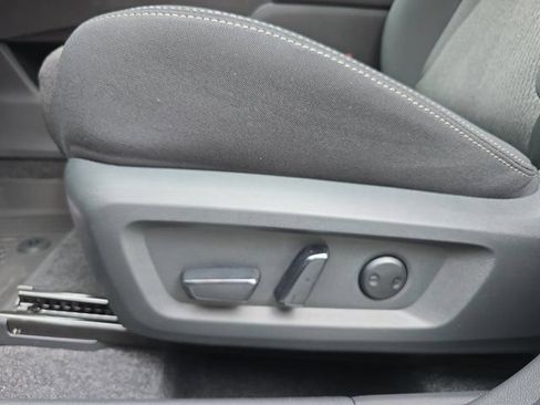 Certified 2026 Nissan Rogue SV FWD image 28