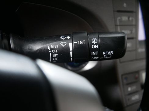 Used 2015 Toyota Prius Five image 32