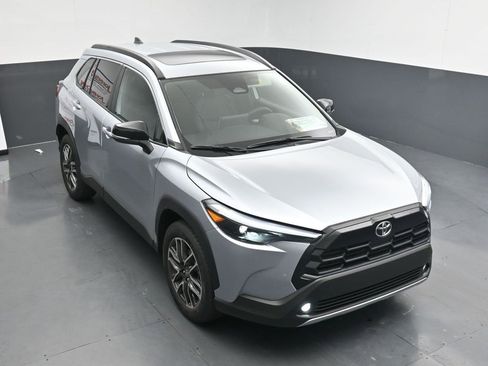Used 2026 Toyota Corolla Cross XLE image 26