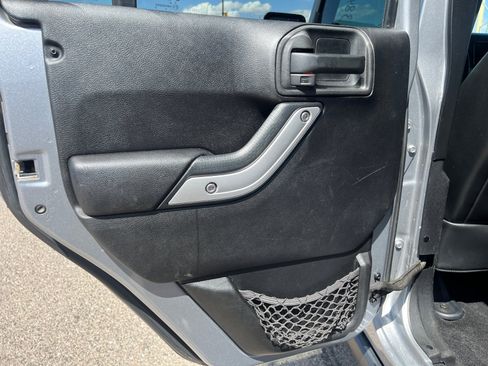 Used 2014 Jeep Wrangler Freedom Edition image 16