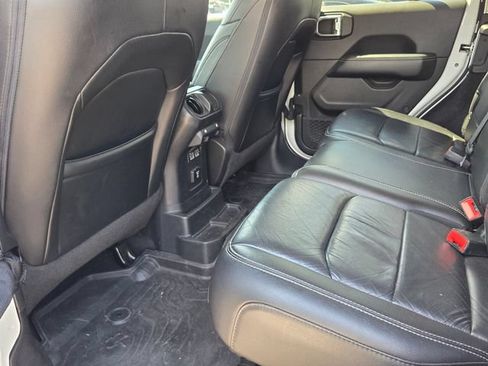 Used 2018 Jeep Wrangler Unlimited Sahara w/ LED Lighting Group AWD/4WD image 7