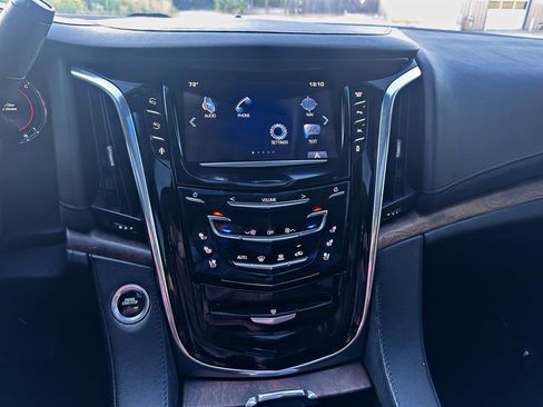 Used 2016 Cadillac Escalade ESV Luxury image 20